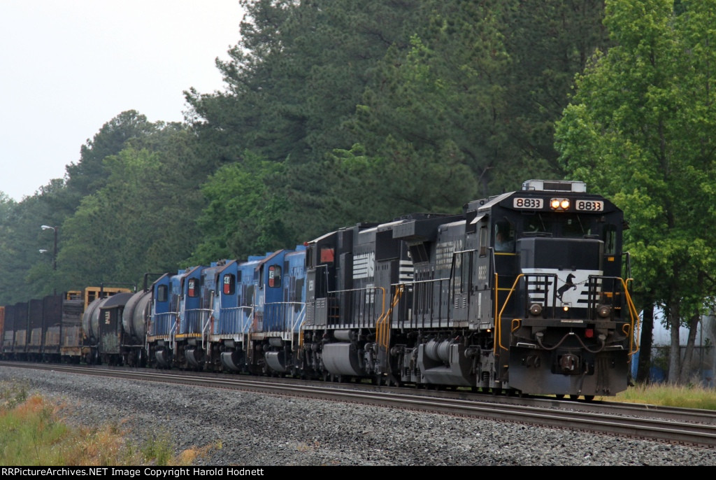 NS 8833 leads train 352 with four ex-GT GP9R's for the CLNA